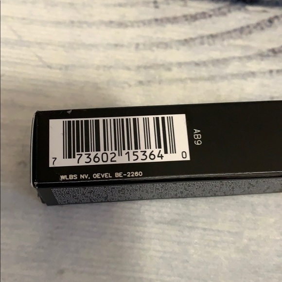 MAC COSMETICS COCKNEY SHADE LIPSTICK 502 True red - Picture 7 of 9